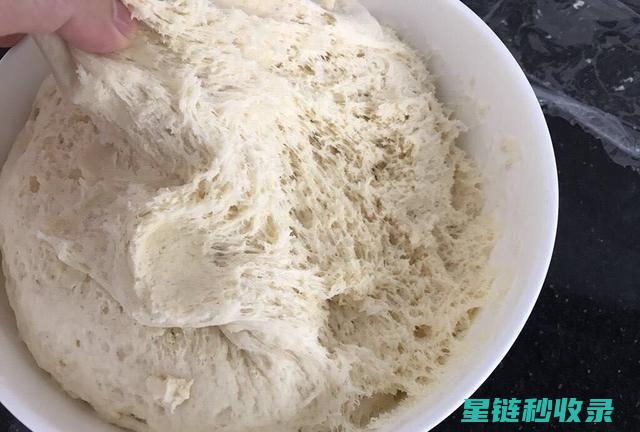 快速发面大揭秘：简单步骤轻松制作美味面包 (快速发面的技巧视频)