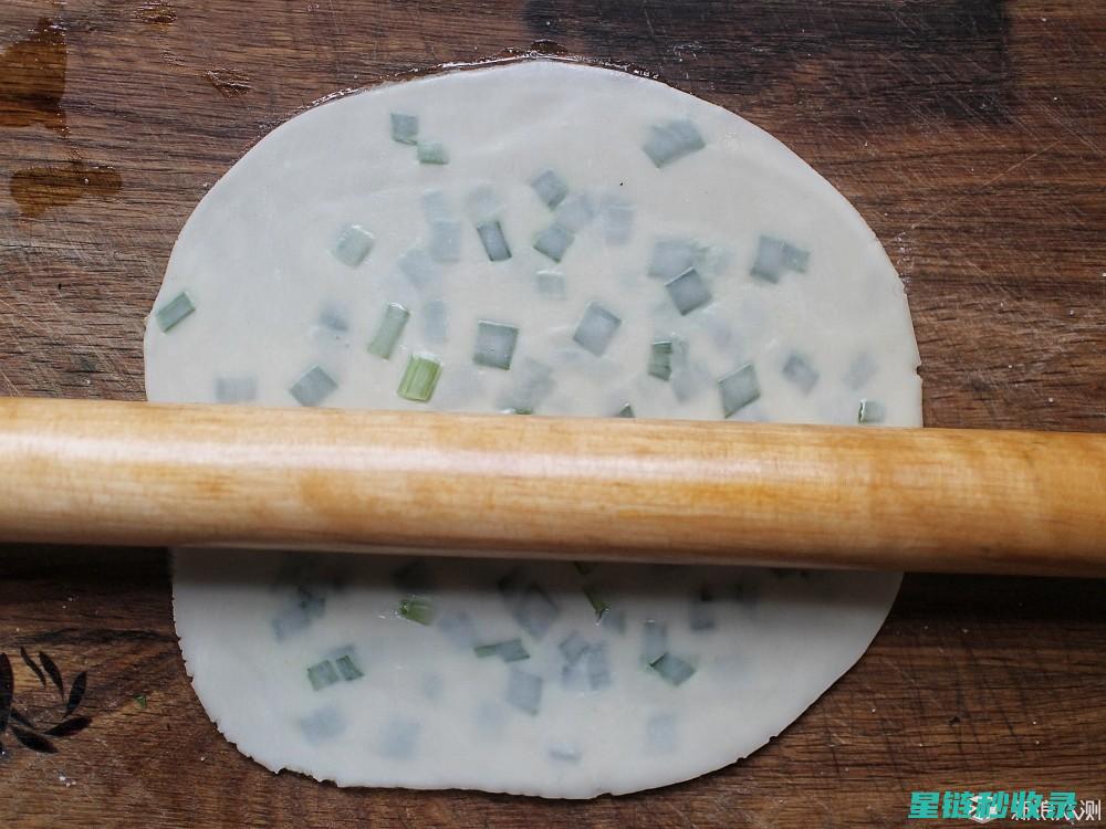 揭秘饺皮的秘密：饺子不破皮的神奇技巧 (饺皮要怎么做)