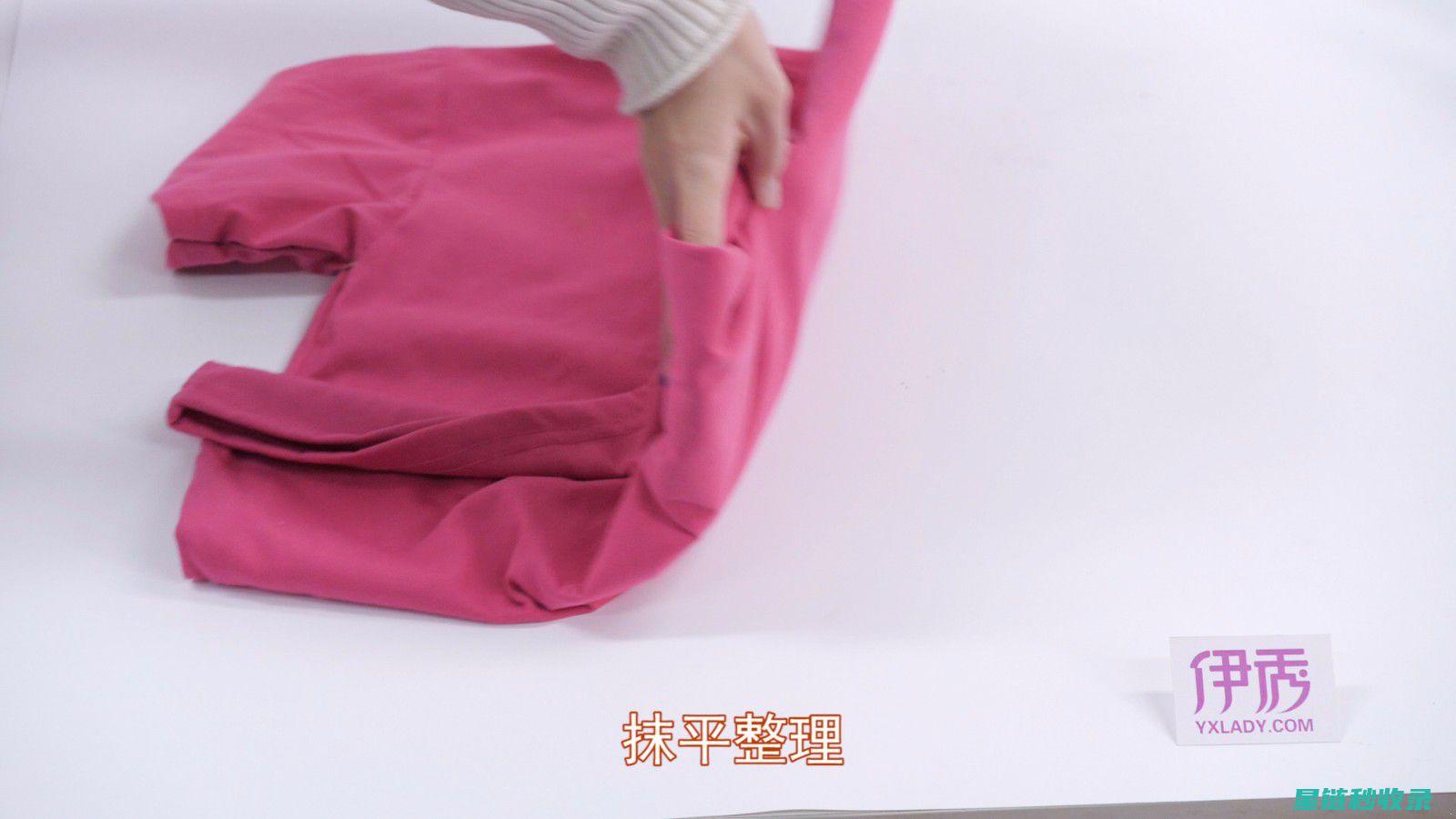 快速叠衣服技巧大揭秘：让你的衣柜整齐又美观 (快速叠衣服技巧)