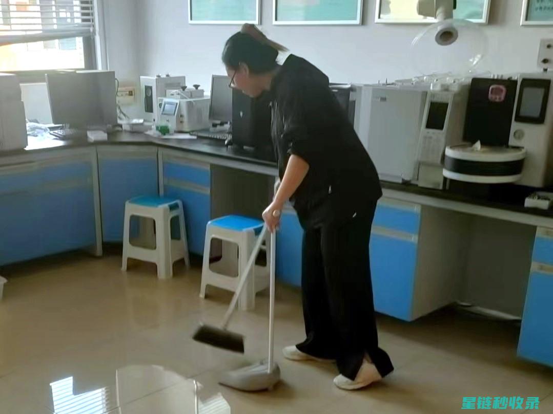 深入探讨清洁垃圾桶的方法与注意事项 (深入探讨清洁能源问题)