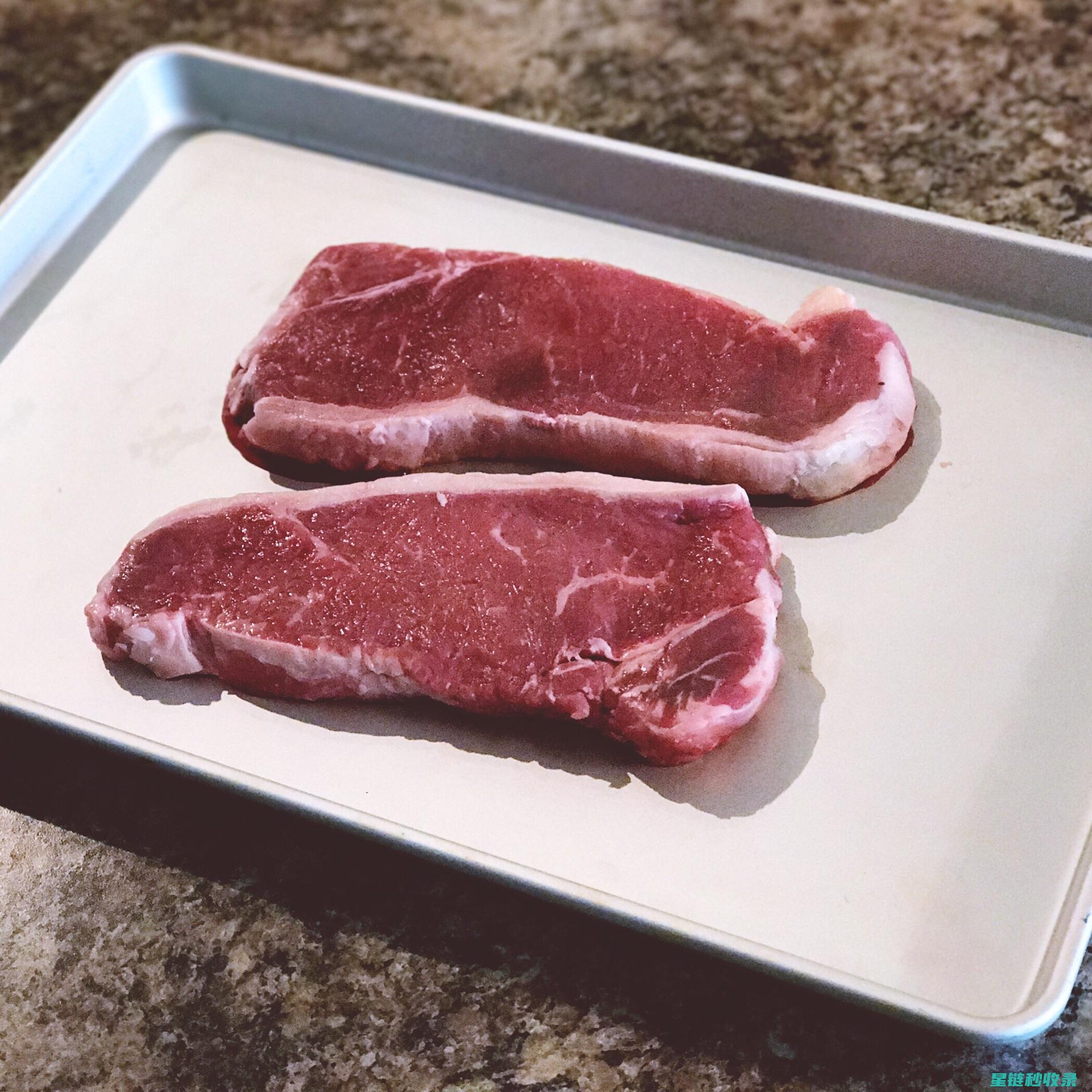 快速解冻肉类：时间就是金钱，这些技巧不容错过 (怎么才能快速解冻肉类)