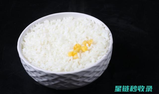 米饭不松软？可能是你泡米的方式出了问题 (米饭不软怎么办)