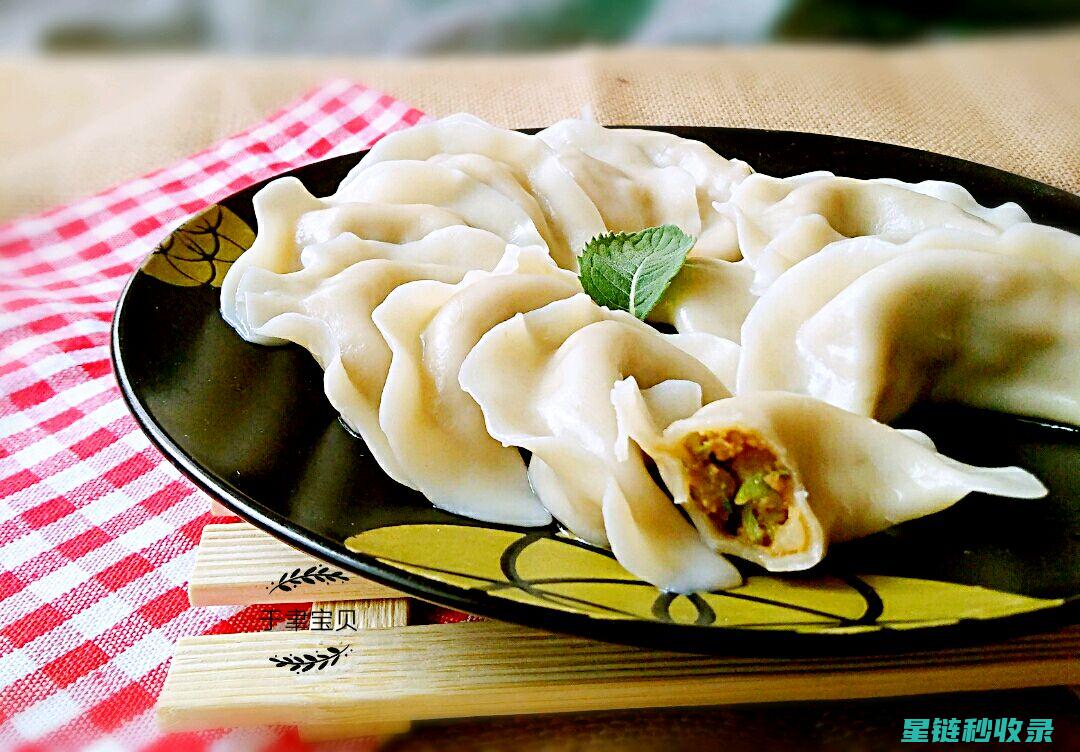饺子馅中的豆子颜色突然变深，这到底是怎么回事？ (饺子馅中的豆瓣是什么)