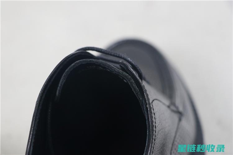 皮鞋防水处理后的效果是否因鞋型而异？ (皮鞋防水处理方法)